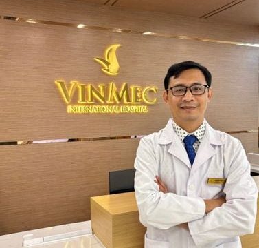 small_bac_si_luong_van_den_658d2b6055.jpg
